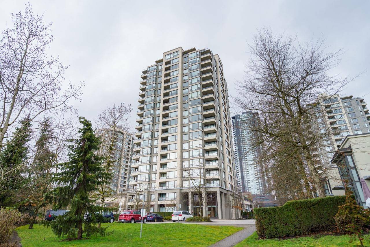 Burnaby, BC V5C 0A4,4178 Dawson ST #903