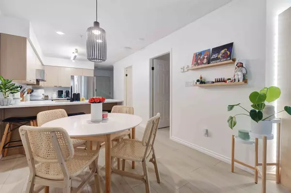 Port Coquitlam, BC V3B 7P8,1966 Coquitlam AVE #209