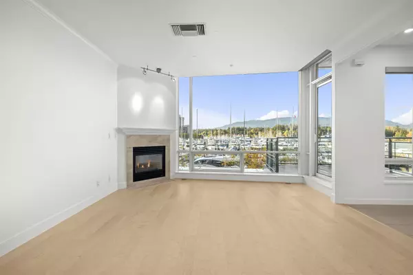 Vancouver, BC V6C 3P8,323 Jervis ST #103