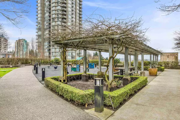 Coquitlam, BC V3B 0C3,2978 Glen DR #2906