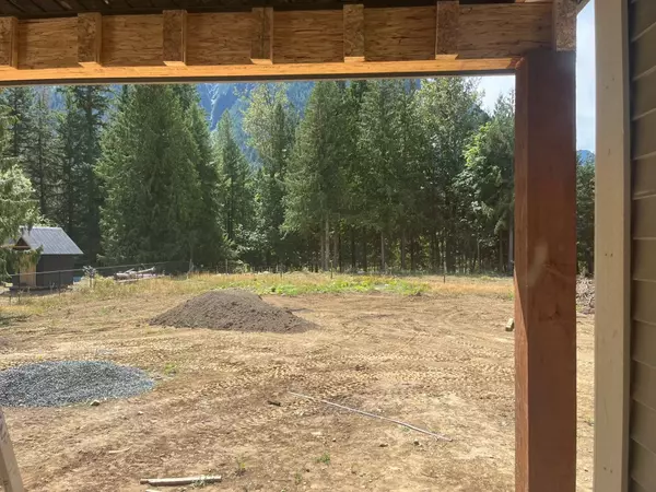 Hope, BC V0X 1L1,65733 Gardner DR