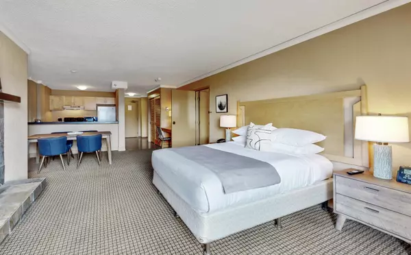 Whistler, BC V8E 1H9,4050 Whistler WAY #733/735