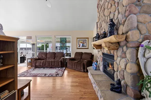 Rosedale, BC V0X 1X1,10223 Gray RD