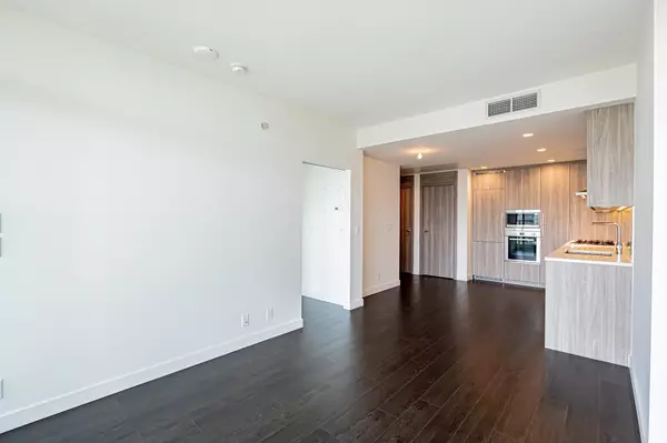 Burnaby, BC V5C 0N1,4880 Lougheed HWY #5305