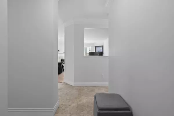 Abbotsford, BC V2T 4E4,32669 George Ferguson WAY #108