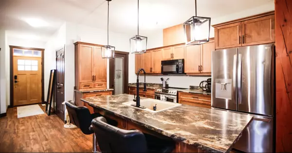 Cultus Lake, BC V2R 0K7,45467 Ariel PL