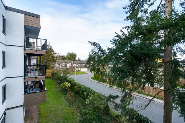 Richmond, BC V7C 4C3,8880 No. 1 RD #201