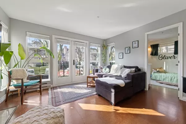 Vancouver, BC V5Z 1N8,611 W 13th AVE #208