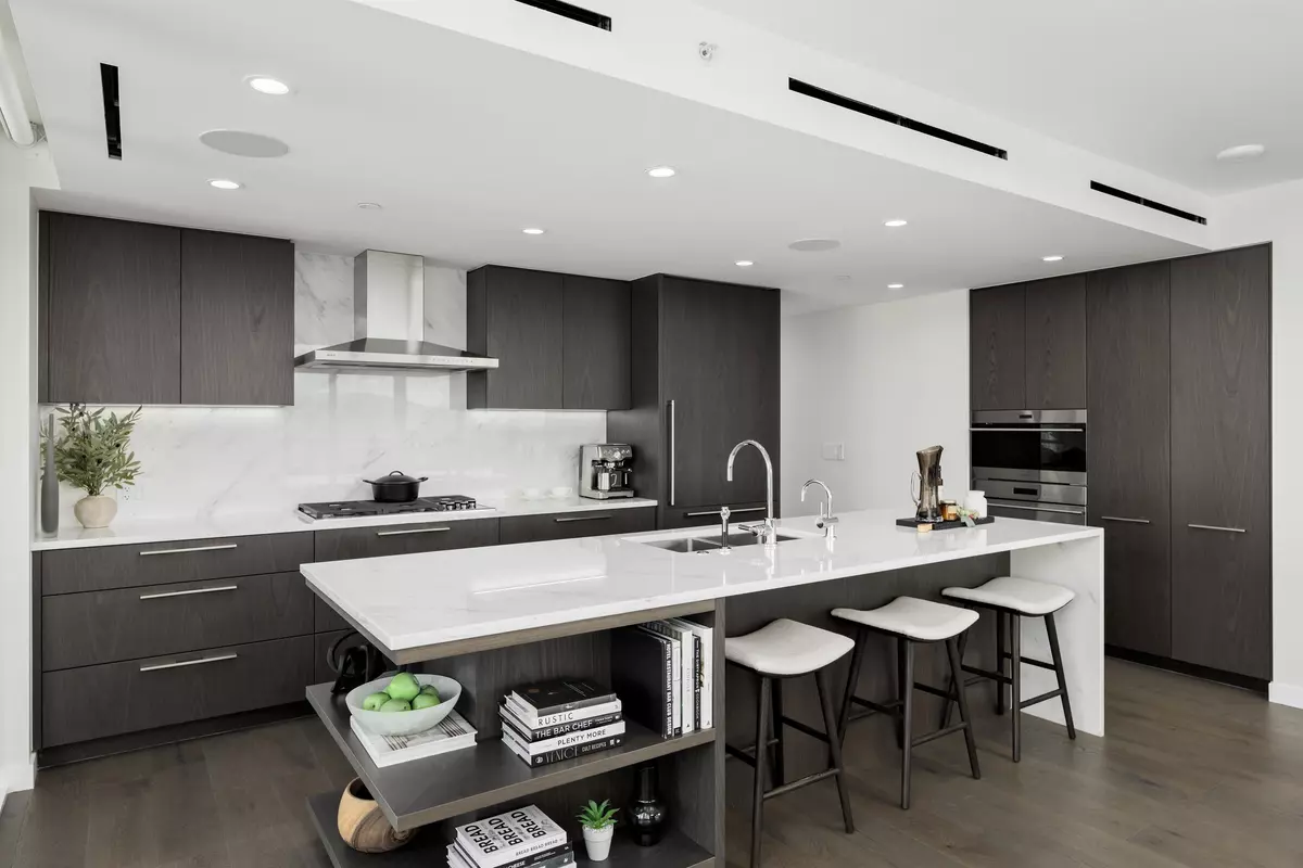 Vancouver, BC V6Z 0H1,1335 Howe ST #2401