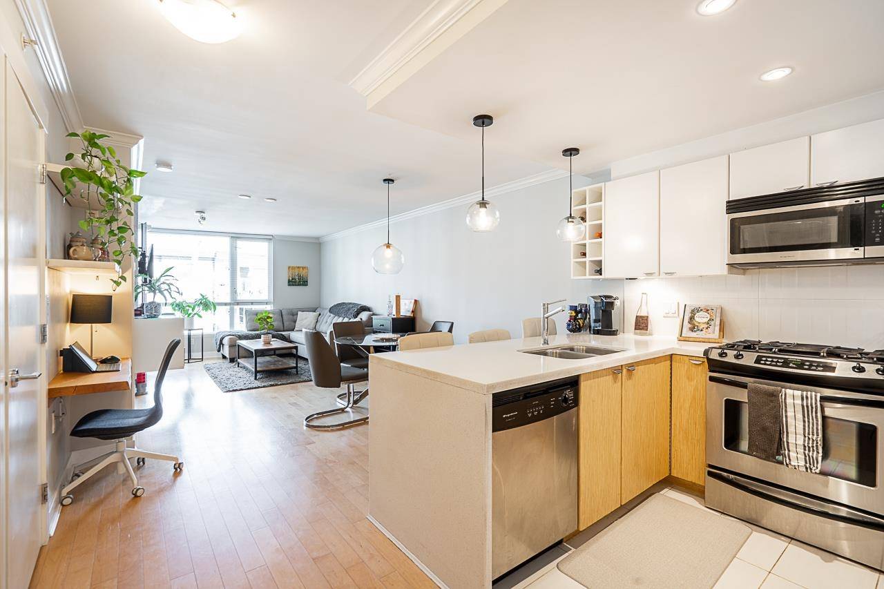 North Vancouver, BC V7M 0A9,160 W 3rd ST #504