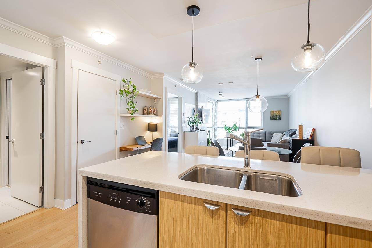 North Vancouver, BC V7M 0A9,160 W 3rd ST #504