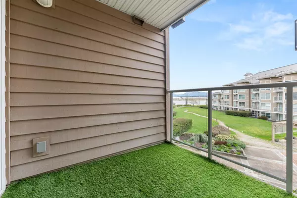 Richmond, BC V7C 5P5,5880 Dover CRES #328