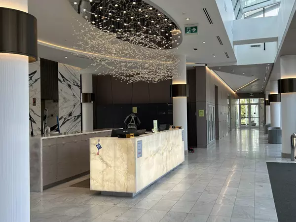 Burnaby, BC V5C 0M8,4720 Lougheed HWY #4001