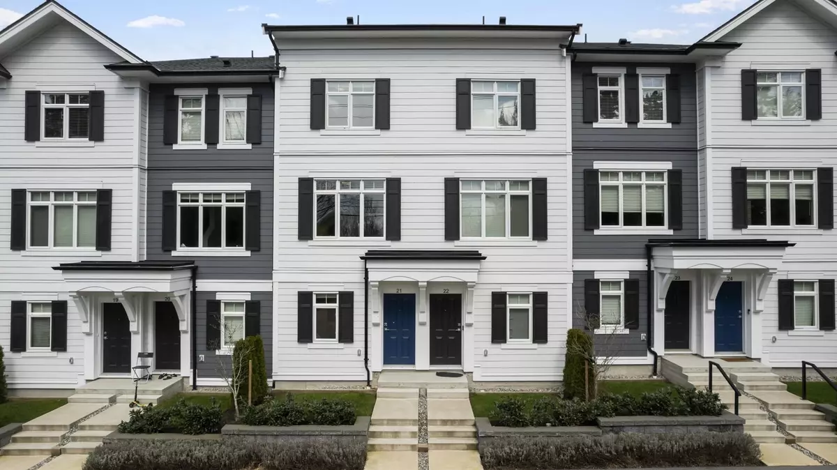 Surrey, BC V3Z 1J1,2070 Oak Meadows DR #21