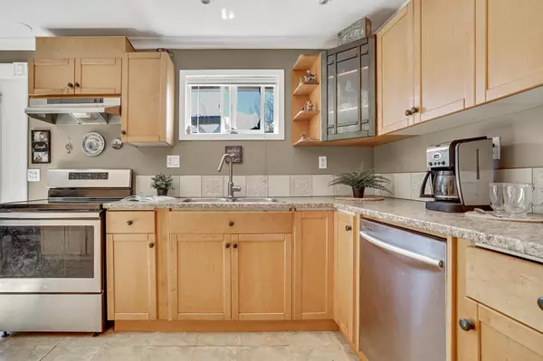 Yale, BC V0K 2S0,31256 Douglas ST