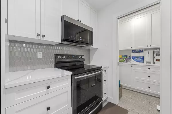 Richmond, BC V6Y 3J6,7500 Minoru BLVD #109