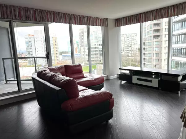 Richmond, BC V6Y 4M7,6068 No. 3 RD #1005