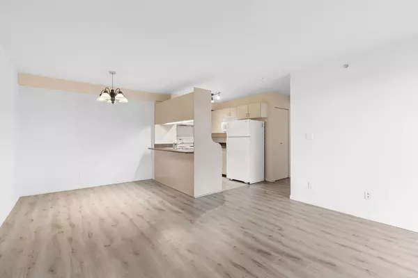 Richmond, BC V6Y 4C5,6611 Cooney RD #906