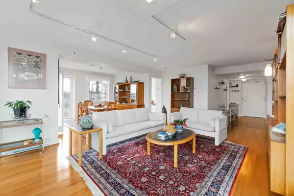 Vancouver, BC V6H 4C3,2988 Alder ST #PH2B