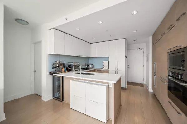 Coquitlam, BC V3B 0K9,1188 Pinetree WAY #3001