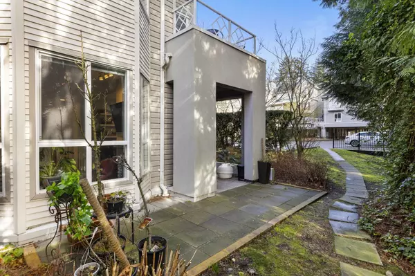 Surrey, BC V3T 5W2,9979 140 ST #127