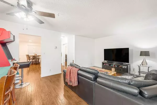 Surrey, BC V3W 7E6,13880 74 AVE #72