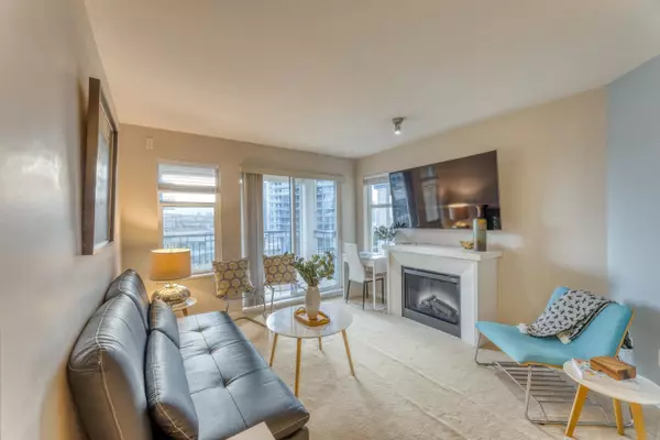 Burnaby, BC V5C 0C5,4788 Brentwood DR #319