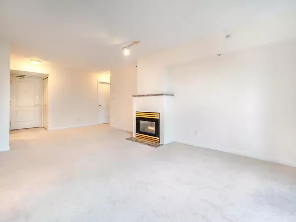 Vancouver, BC V6H 4C3,2988 Alder ST #707