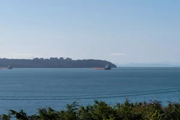 West Vancouver, BC V7V 2K5,3332 Mathers AVE