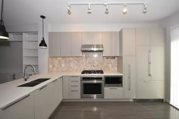Delta, BC V4K 0C9,5551 Admiral WAY #36