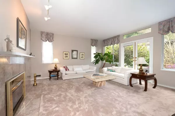 West Vancouver, BC V7W 2K3,6739 Dufferin AVE