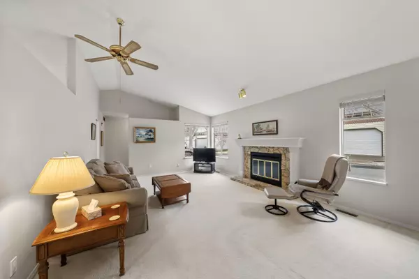 Coquitlam, BC V3B 6W4,2865 Glen DR #43