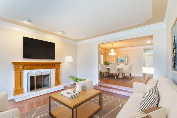 Vancouver, BC V6R 2A5,4586 W 8th AVE