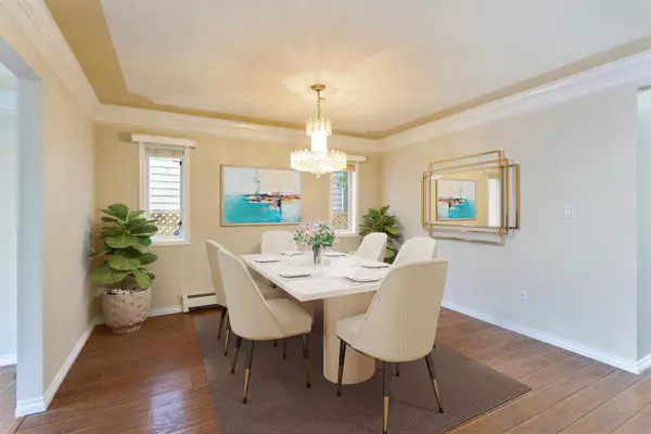 Vancouver, BC V6R 2A5,4586 W 8th AVE