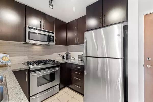 Port Moody, BC V3H 0B7,660 Nootka WAY #902