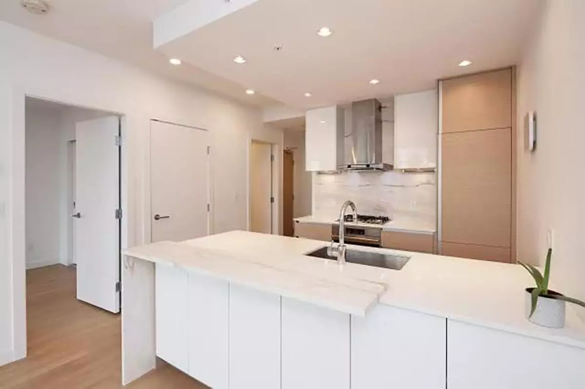 Burnaby, BC V5H 0H3,4670 Assembly WAY #1001