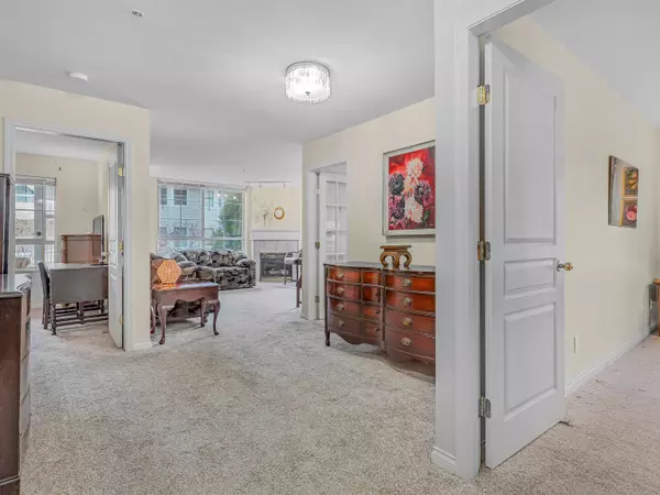 Burnaby, BC V5J 5K1,7117 Antrim AVE #211