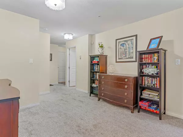 Burnaby, BC V5J 5K1,7117 Antrim AVE #211