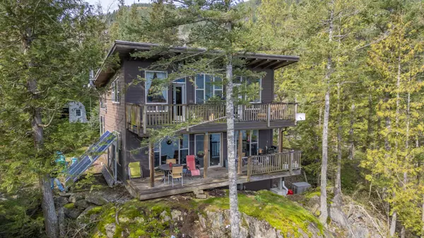 Gambier Island, BC V0N 1V0,1772 Mount Artaban RD