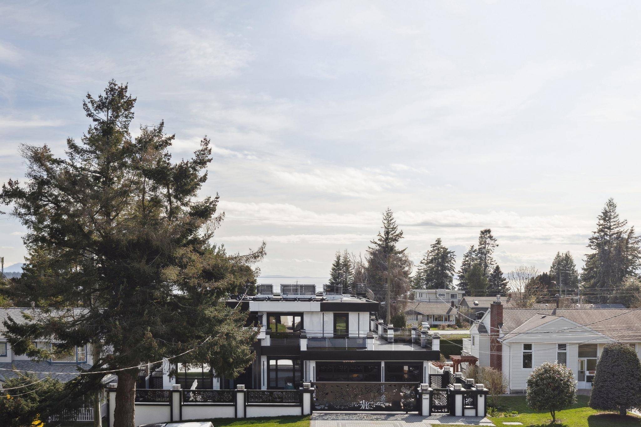 White Rock, BC V4B 1T7,15459 Semiahmoo AVE