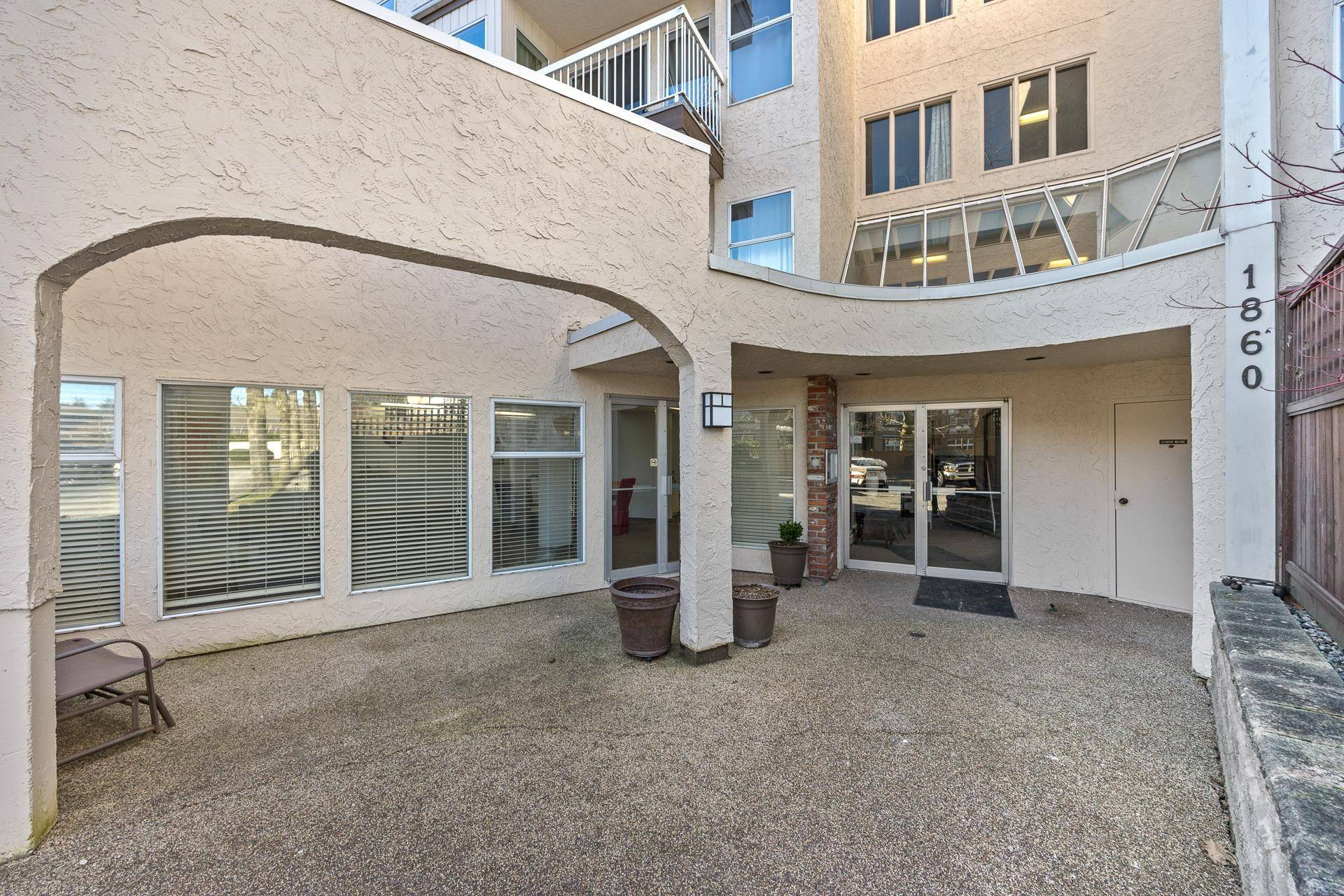 Surrey, BC V4A 6Y7,1860 E Southmere CRES #2