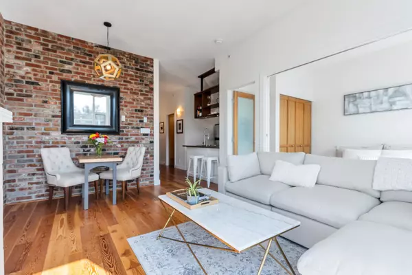 Vancouver, BC V5T 4V4,2515 Ontario ST #306