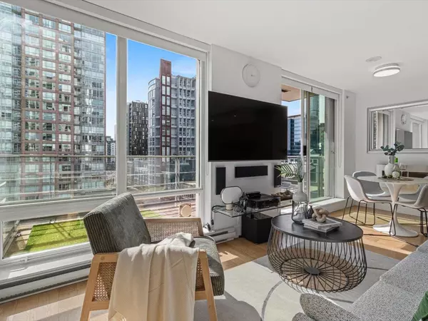 Vancouver, BC V6B 0E4,565 Smithe ST #803