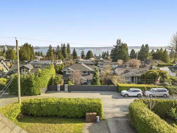 2441 Nelson AVE,  West Vancouver,  BC V7V 2R3