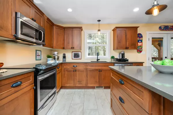 Hope, BC V0X 1L4,796 River Parade