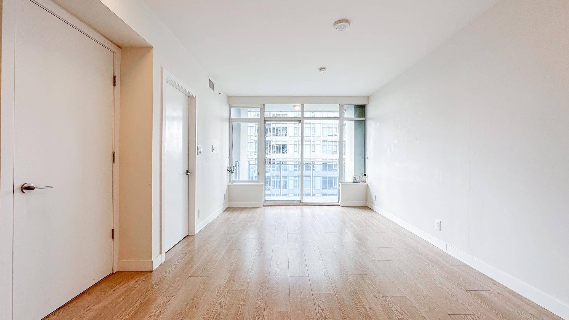 Vancouver, BC V6A 0E9,111 E 1st AVE #807