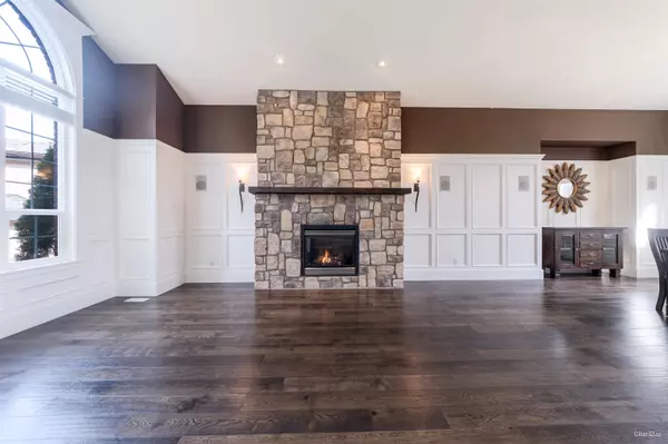 Surrey, BC V4P 1R3,14212 31 AVE