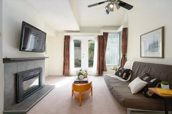 North Vancouver, BC V7M 1S3,230 W 15th ST #5