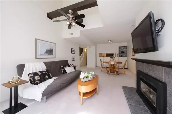 North Vancouver, BC V7M 1S3,230 W 15th ST #5