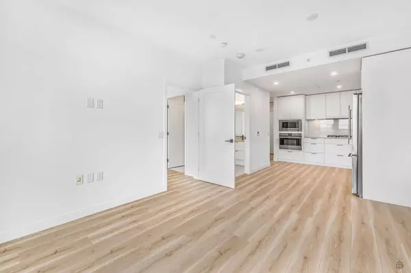 Langley, BC V2Y 3Y5,20065 85 AVE #302